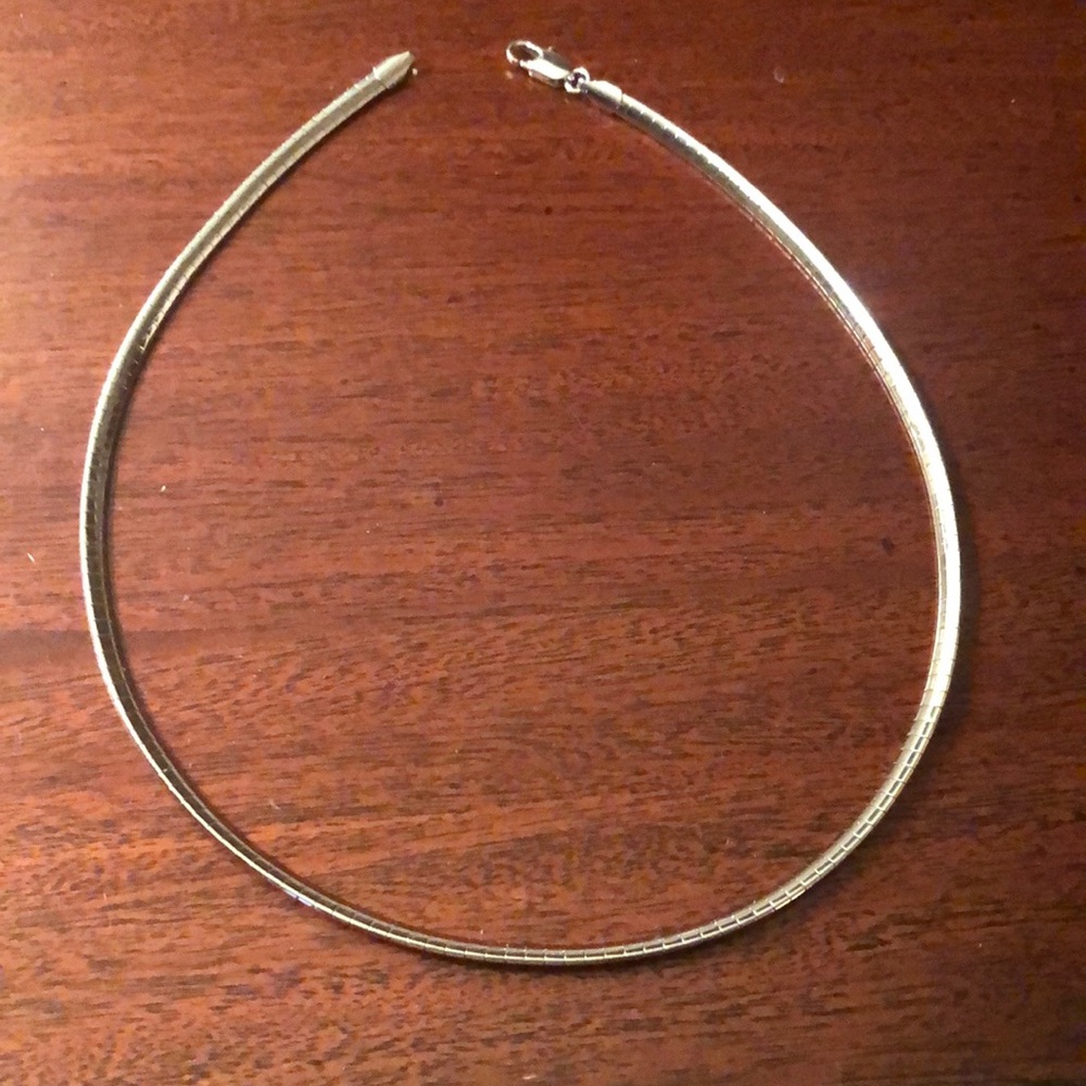 Reversible omega chain